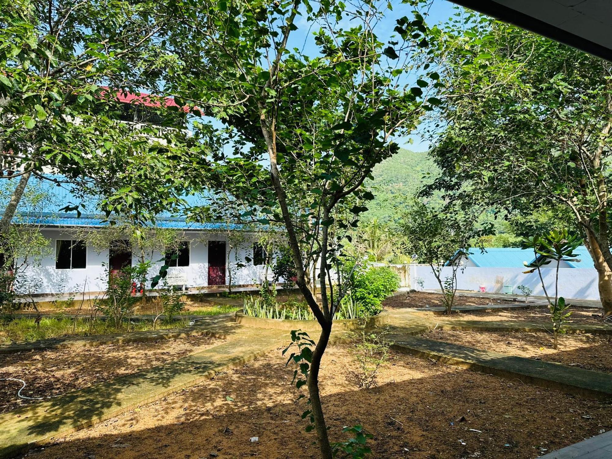 Bungalow Hotel Chi Khu Co Ong Buitenkant foto