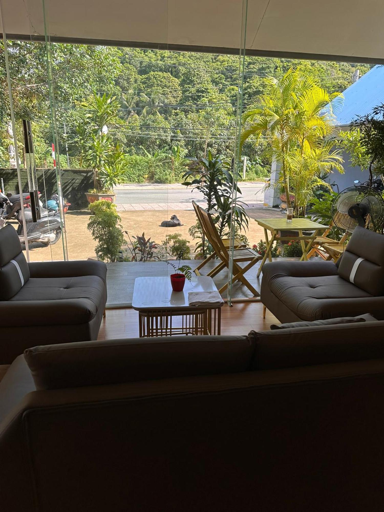 Bungalow Hotel Chi Khu Co Ong Buitenkant foto