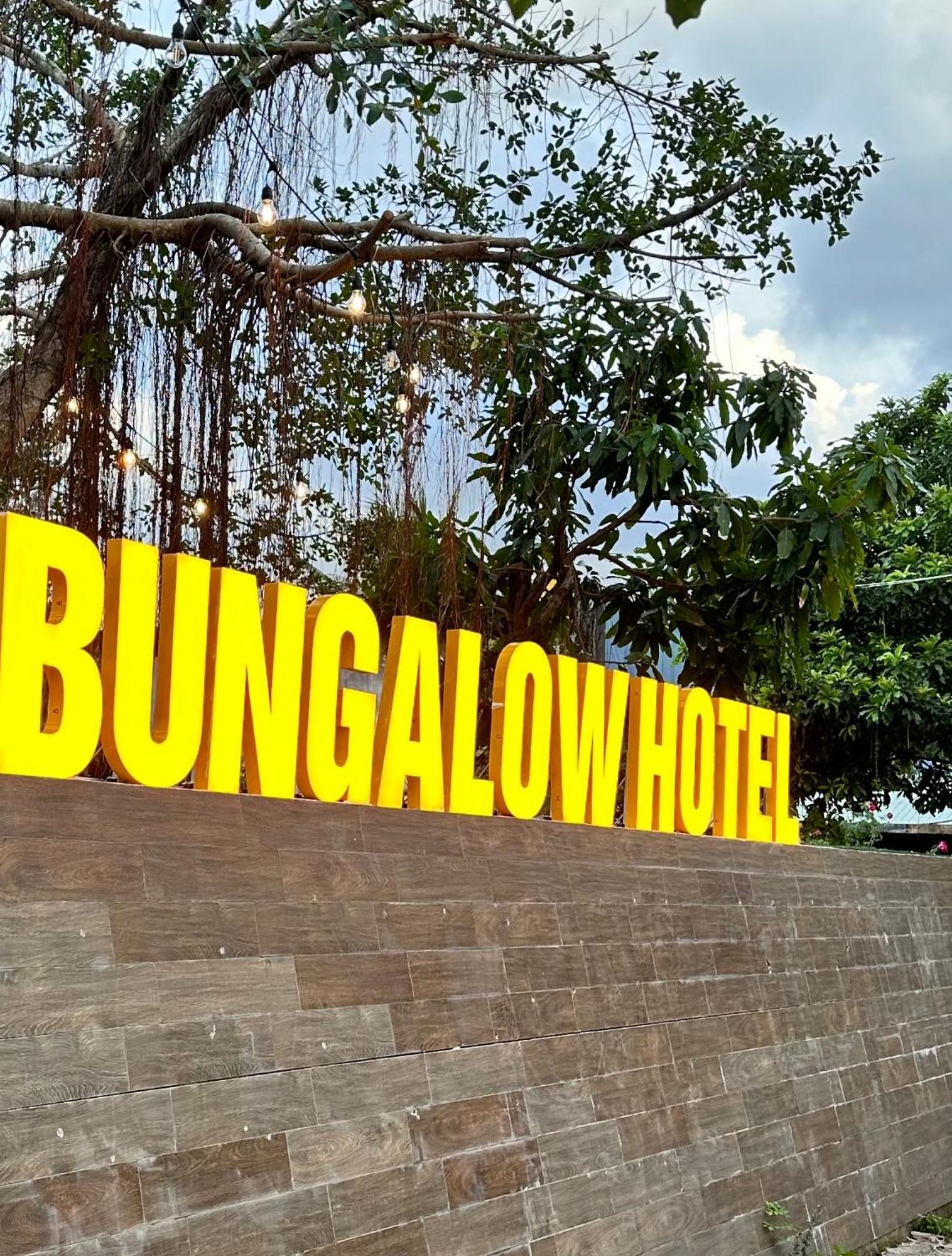 Bungalow Hotel Chi Khu Co Ong Buitenkant foto