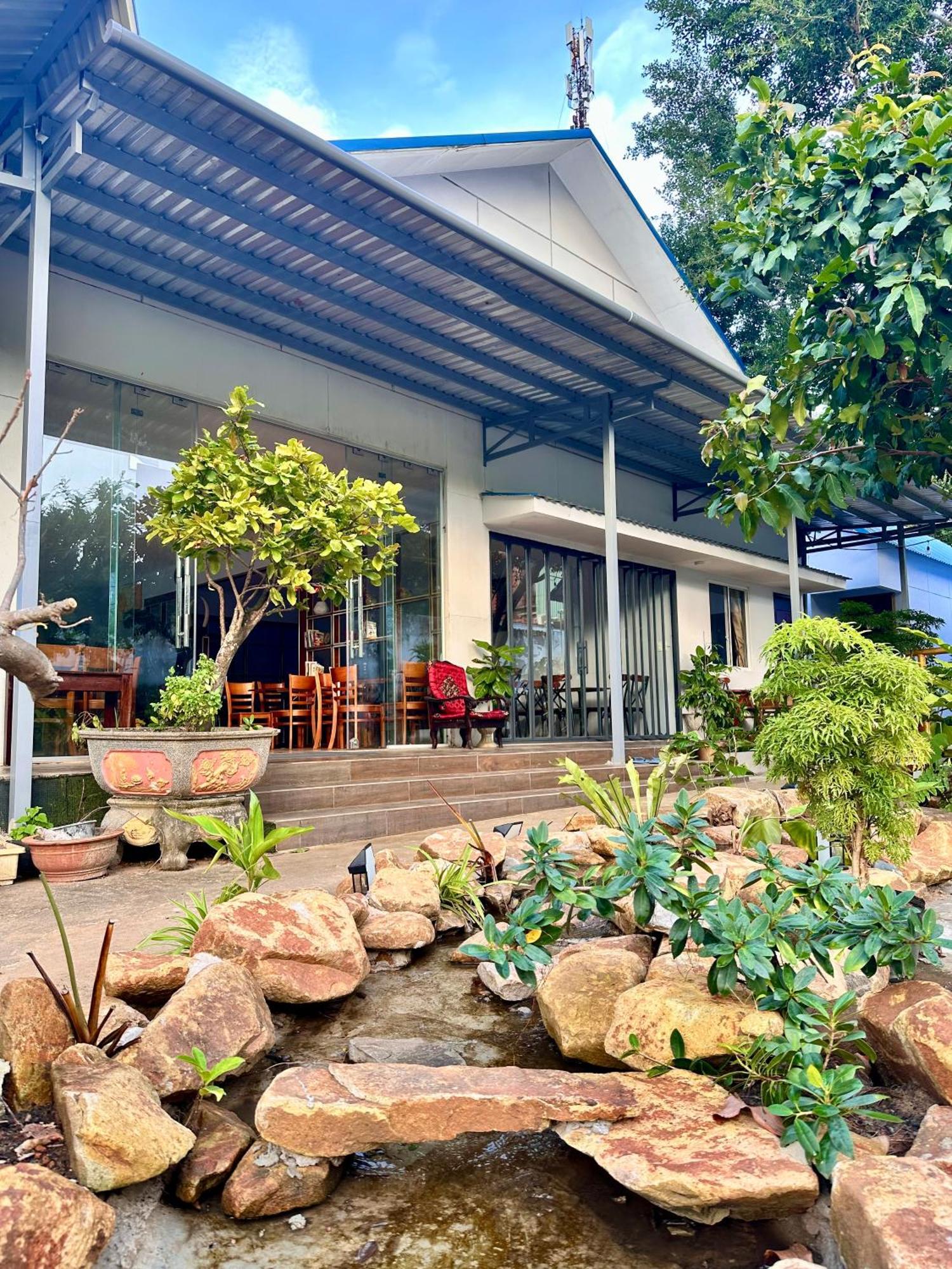 Bungalow Hotel Chi Khu Co Ong Buitenkant foto