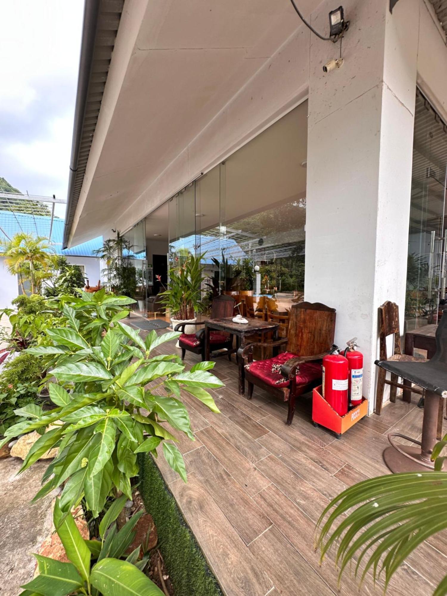 Bungalow Hotel Chi Khu Co Ong Buitenkant foto