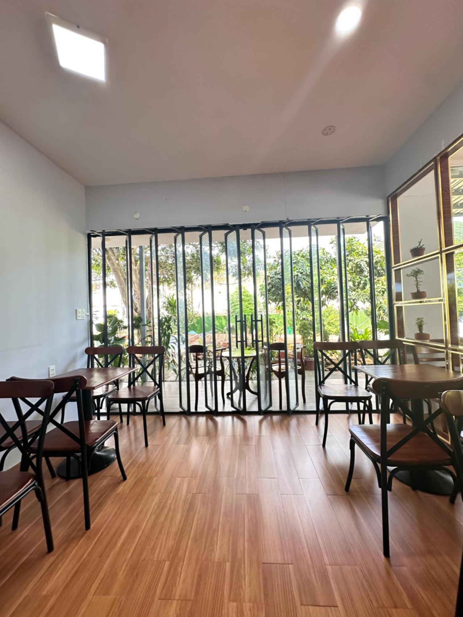 Bungalow Hotel Chi Khu Co Ong Buitenkant foto