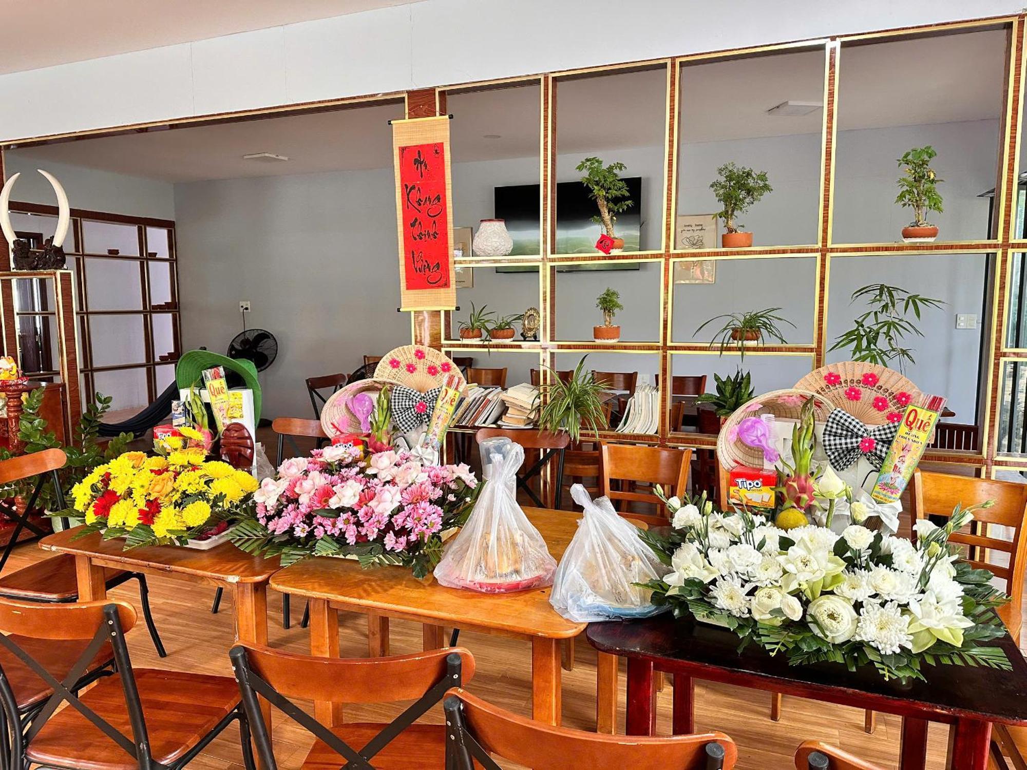 Bungalow Hotel Chi Khu Co Ong Buitenkant foto