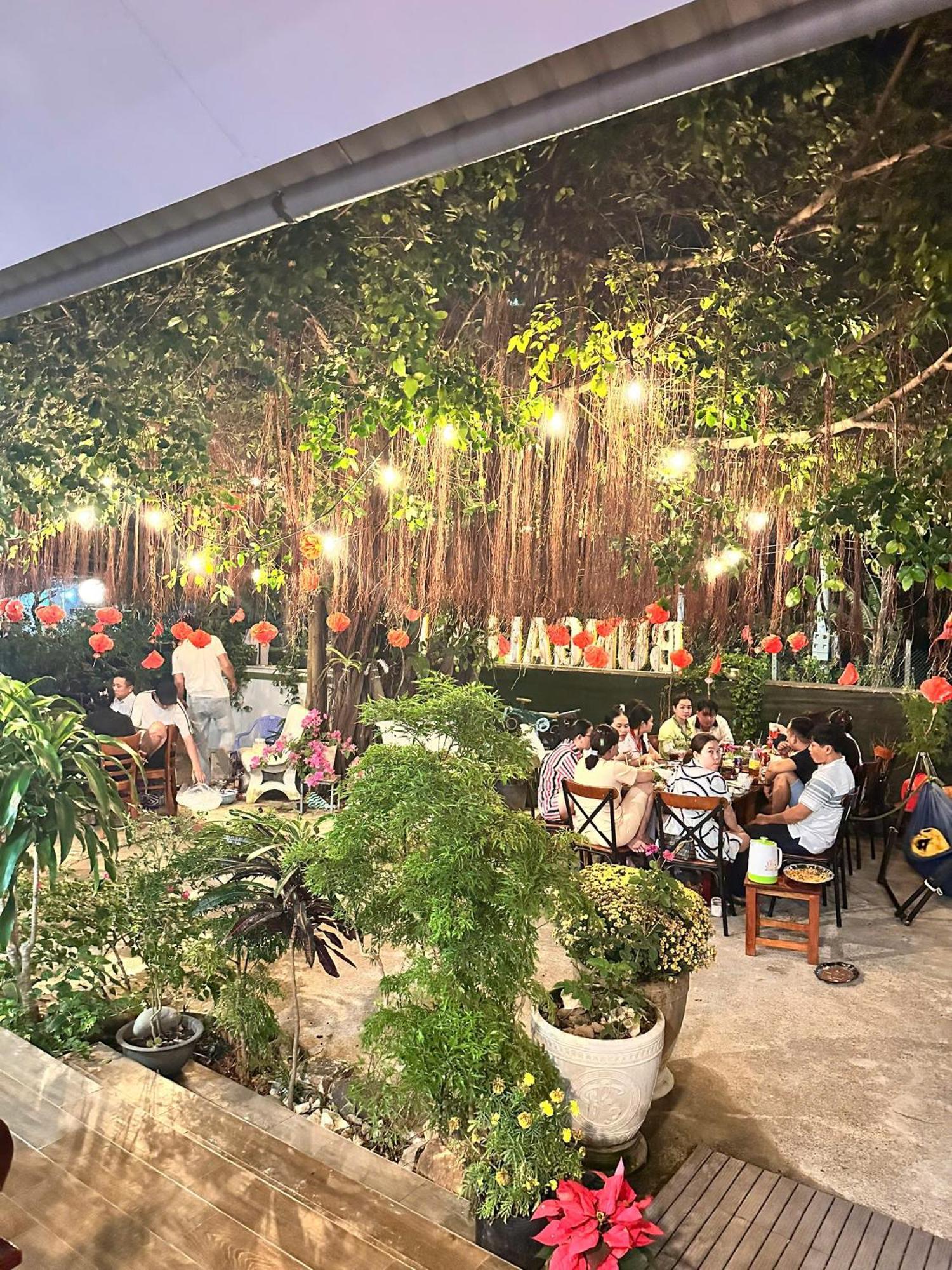 Bungalow Hotel Chi Khu Co Ong Buitenkant foto