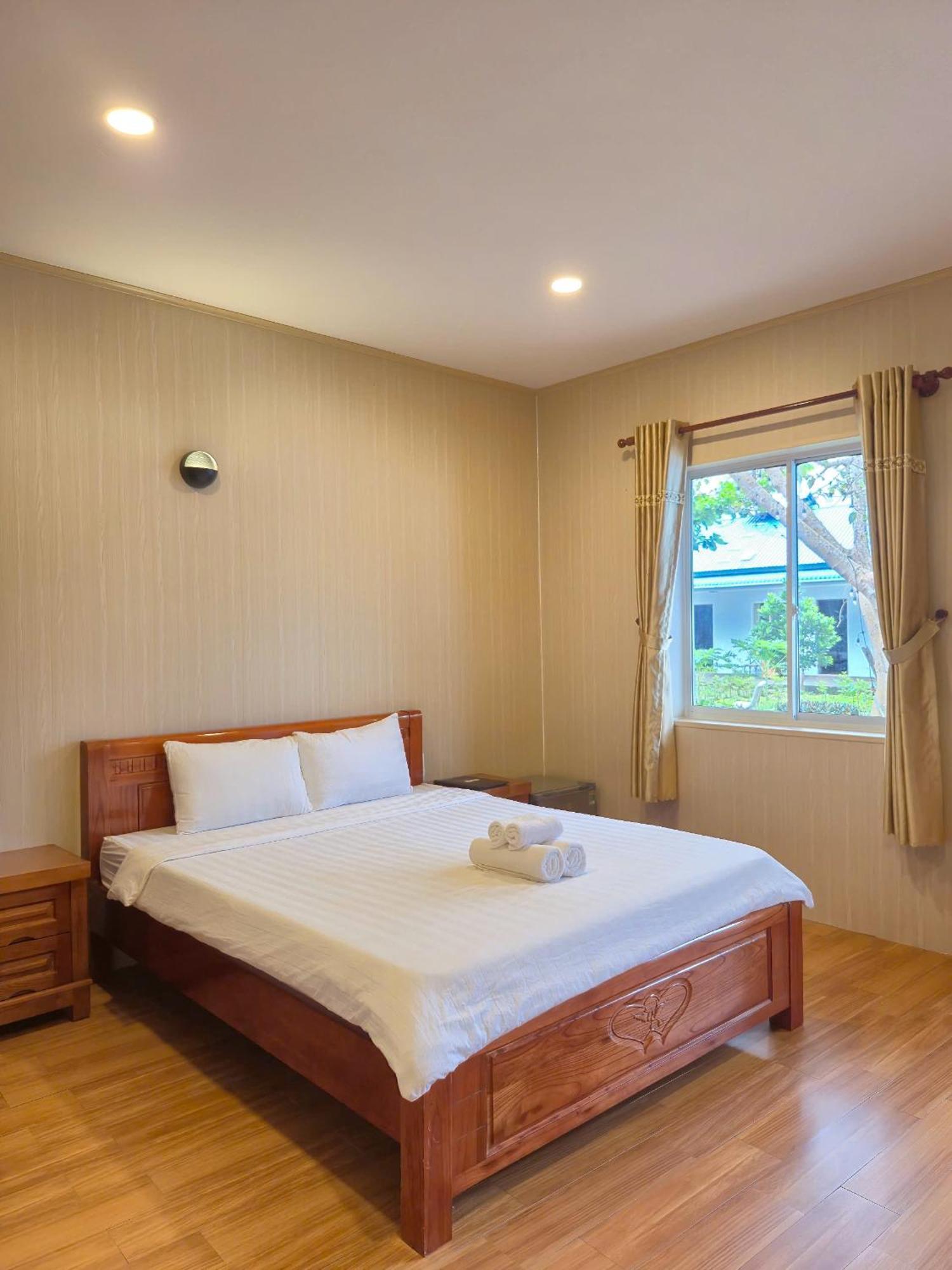 Bungalow Hotel Chi Khu Co Ong Buitenkant foto