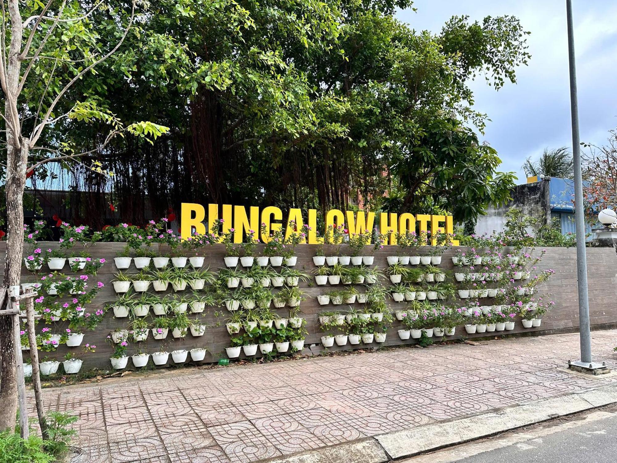 Bungalow Hotel Chi Khu Co Ong Buitenkant foto